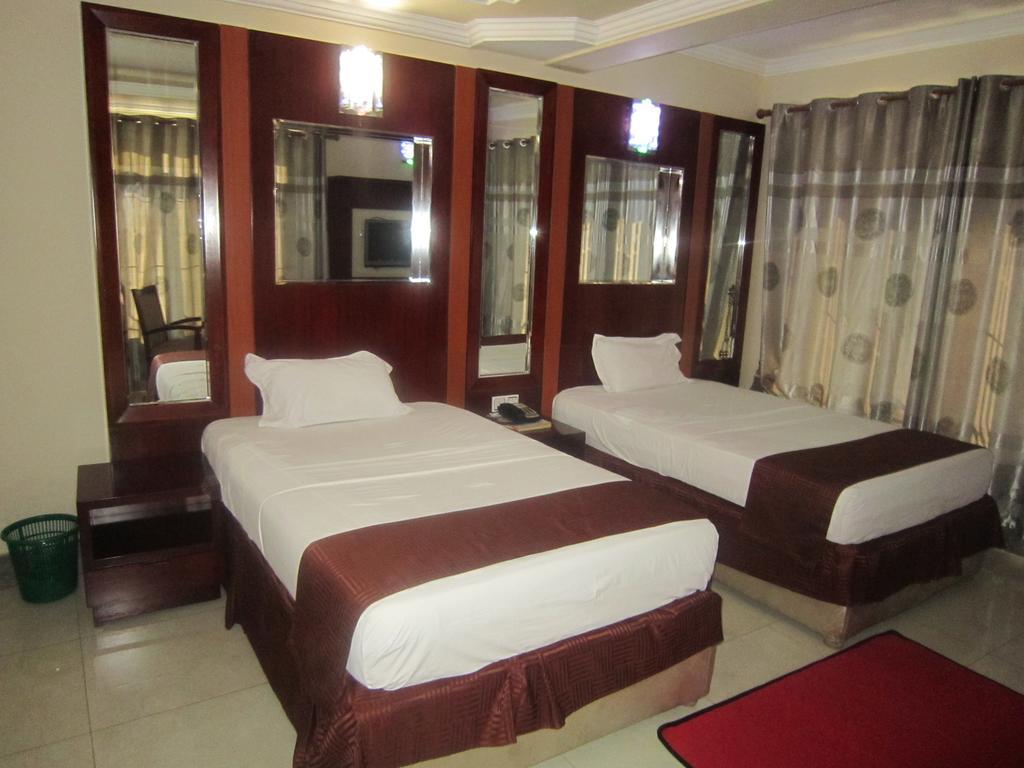 Donsuite Hotel Dar es Salaam Room photo