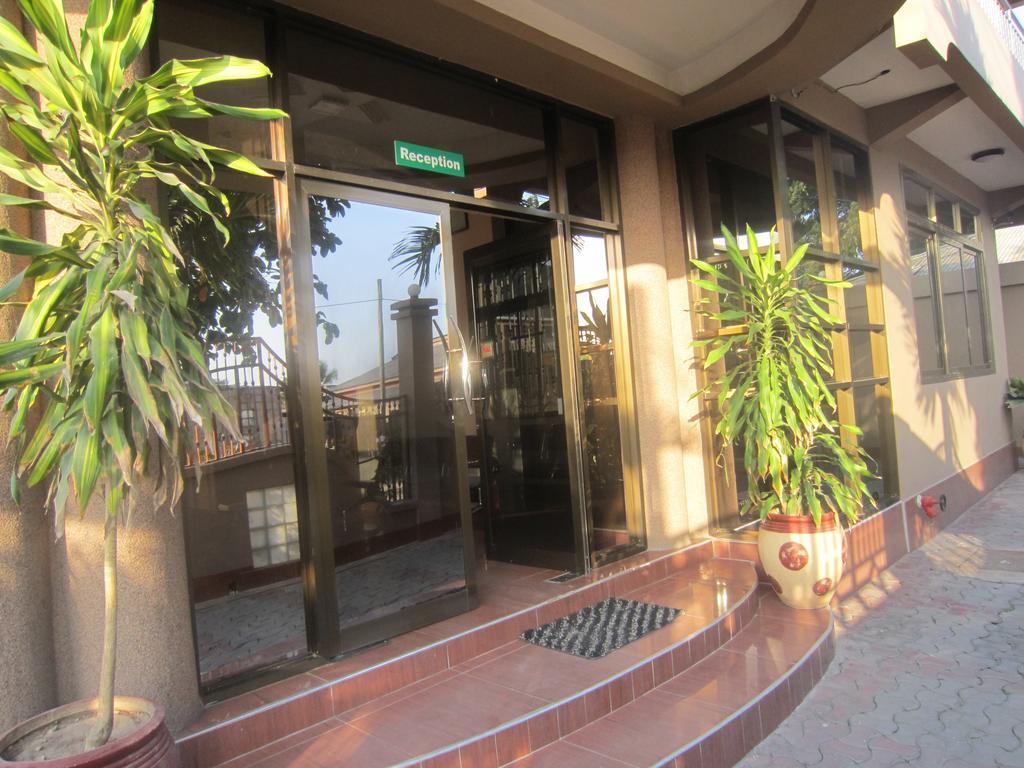 Donsuite Hotel Dar es Salaam Exterior photo